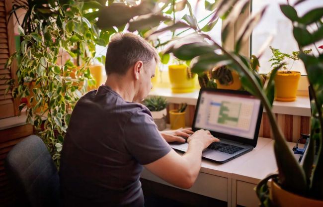 Deutschland: Unternehmen bleiben bei Home Office