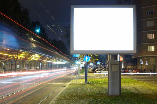 Werbescreens in Zürich müssen abgebaut werden