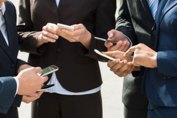 Smartphone-Markt wächst 2024 deutlich