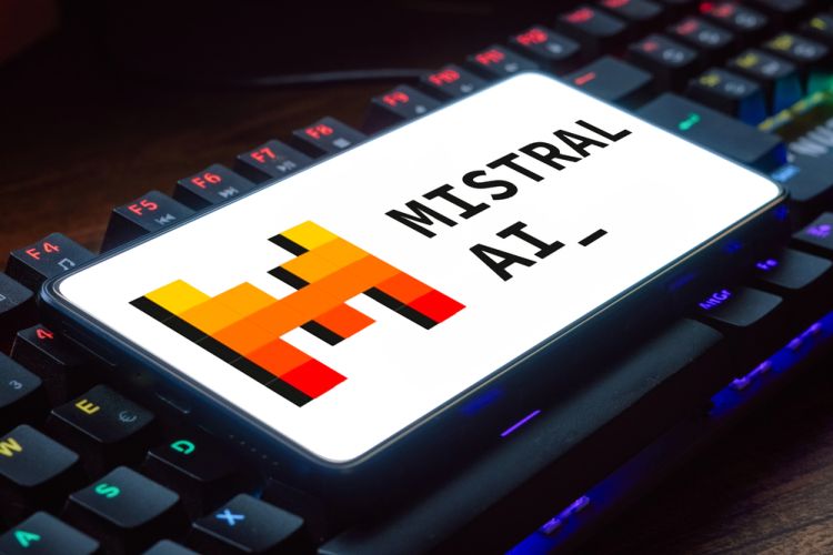 Mistral AI plant Schweizer Teams in Lausanne und Zürich