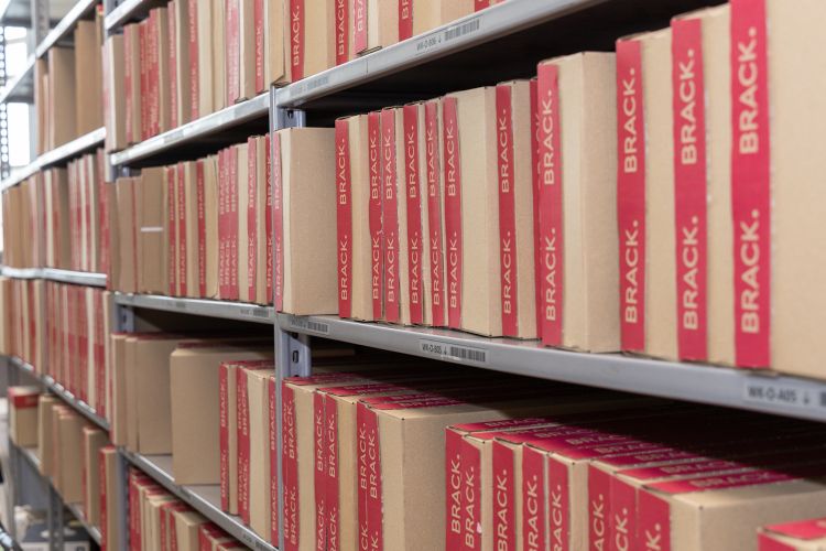 Brack.Alltron bietet schnellere und günstigere Lieferung