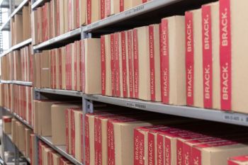 Brack.Alltron bietet schnellere und günstigere Lieferung