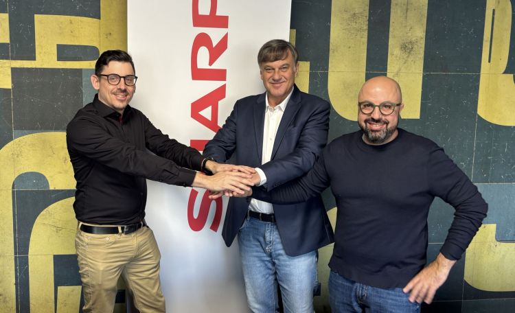 Stilus vertreibt Sharp Displays in der Schweiz