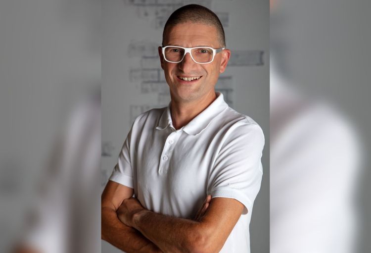 Oliver Meroni kehrt zu Omicron zurück